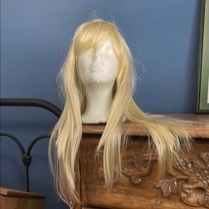 Blonde Wig for Women by Golden State Imports 100% synthetic NWOT